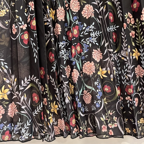 EUC Desigual pull on black floral print elastic waist micro pleat lined skirt - Picture 3 of 11